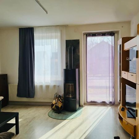 Grossartige 3 Zimmer Ferienwohnung Mit Kamin Und Garten Fuer 1-6 Personen Kaufbeuren Dış mekan fotoğraf