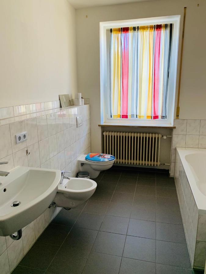 Grossartige 3 Zimmer Ferienwohnung Mit Kamin Und Garten Fuer 1-6 Personen Kaufbeuren Dış mekan fotoğraf