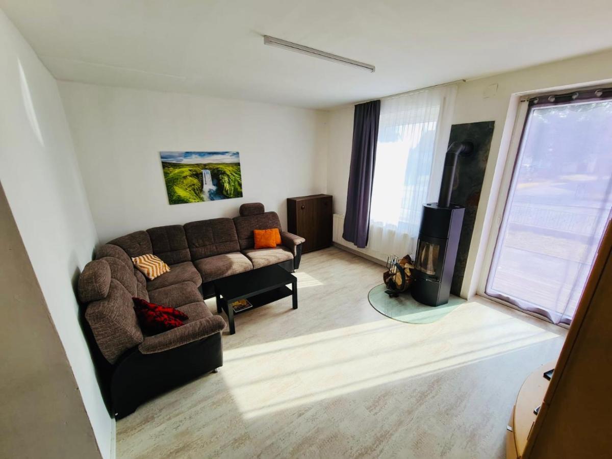 Grossartige 3 Zimmer Ferienwohnung Mit Kamin Und Garten Fuer 1-6 Personen Kaufbeuren Dış mekan fotoğraf